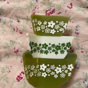 Floral Green and White Mixing Bowls Hair Clip in Vintage Pyrex Style
